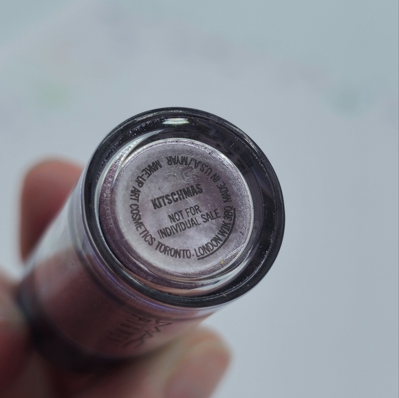 MAC Cosmetics Kitschmas Pigment - Picture 4 of 4